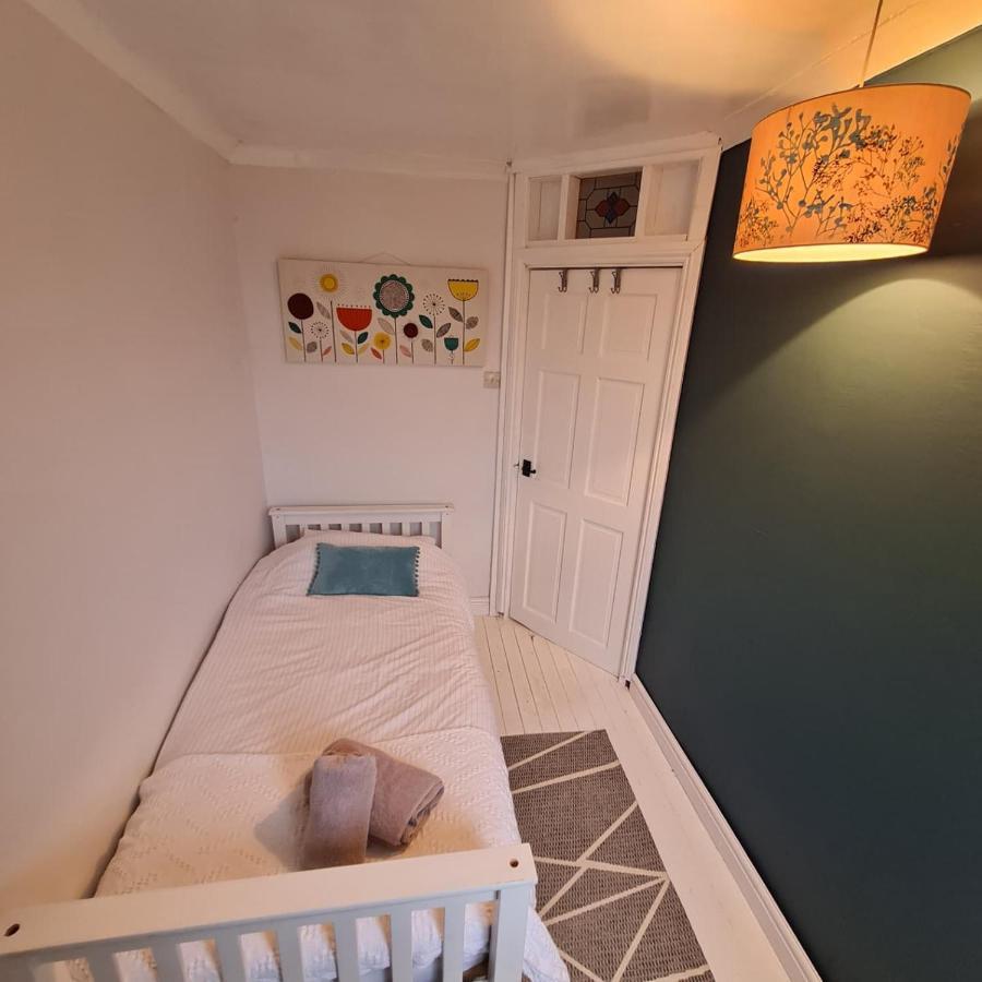 Old Road Cottage Pet Friendly Outdoors Beaches Нит Экстерьер фото